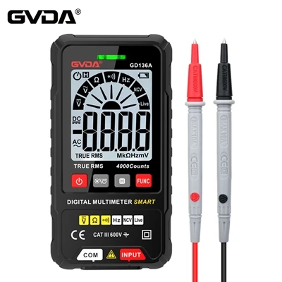 De gebruiksmethode waarbij een digitale multimeter wordt gebruikt om te contr...